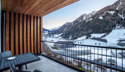 Superior One-Bedroom Apartment with Balcony