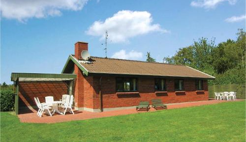 Three-Bedroom Holiday Home 