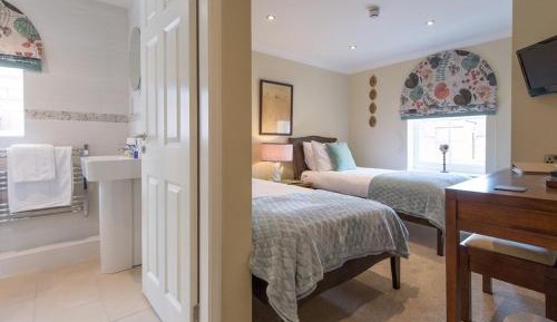 Twin Room with Shower