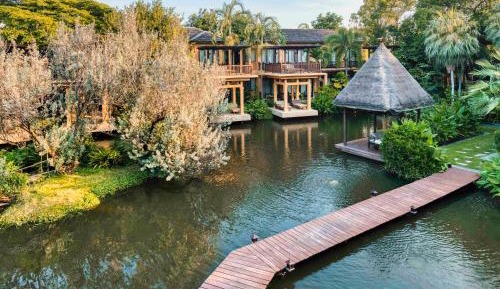 Twin Suite with Terrace and Lagoon View