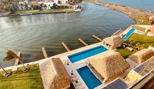 Apartment with Lake View