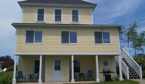 Four-Bedroom Holiday Home