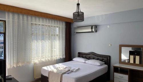 Deluxe Double Room (2 Adults + 1 Child)