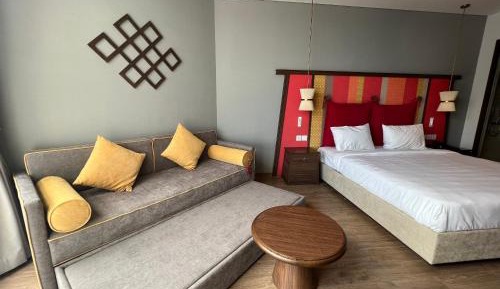 Queen Room with Pool View