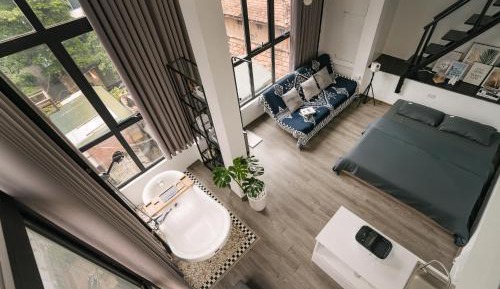 King Studio with Sofa Bed