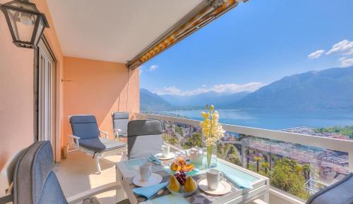 Apartment with Lake View