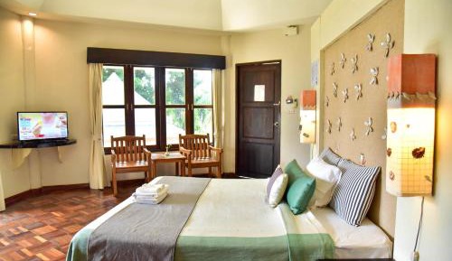 Villa with Garden View