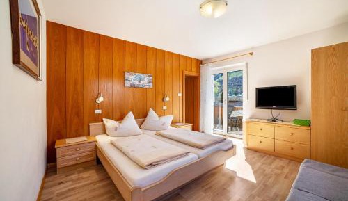 Superior One-Bedroom Apartment with Balcony