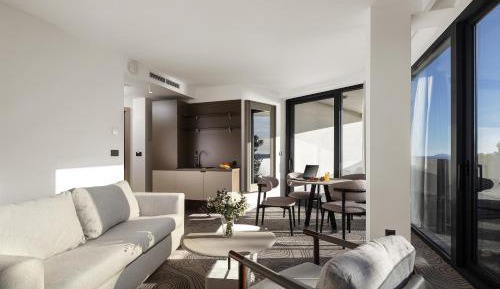 Deluxe Suite with Sea View