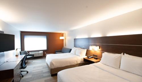 Queen Room with Two Queen Beds and Sofa Bed