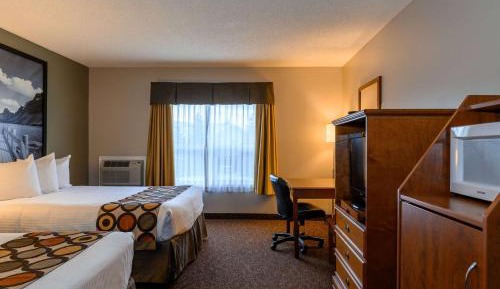 Queen Room with Two Queen Beds - Non-Smoking