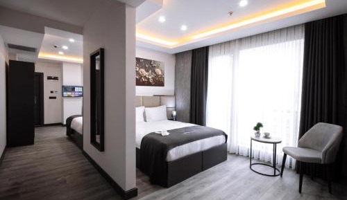 Deluxe Family Room