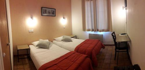Twin Room with Shower