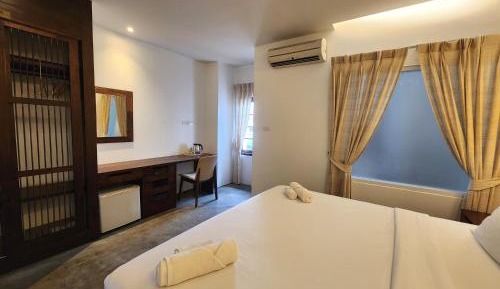Superior King Room