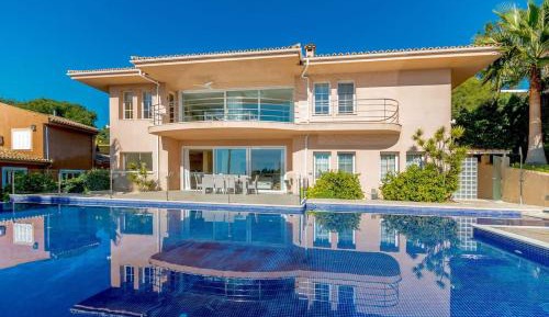 Villa with Private Pool