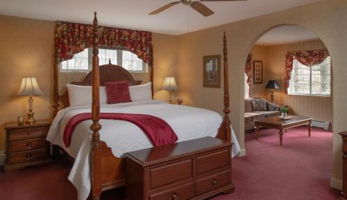 Carriage House Suite