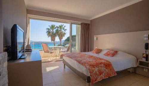 Deluxe Double Room with Balcony and Sea View