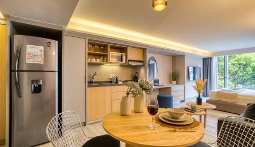 Elegant-Modern Studio