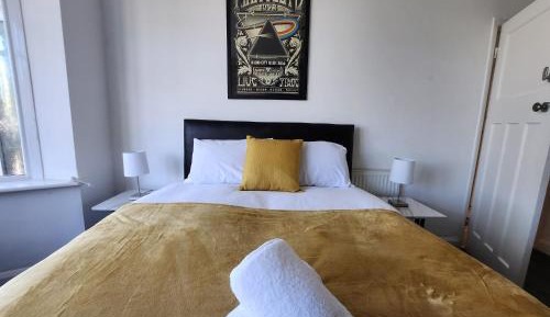 Double Room with Shared Bathroom