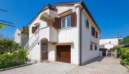Three-Bedroom Townhouse