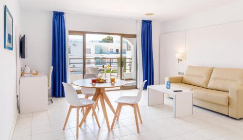 Suite with Pool View