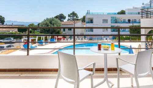 Suite with Pool View