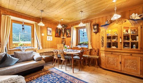 Superior One-Bedroom Apartment