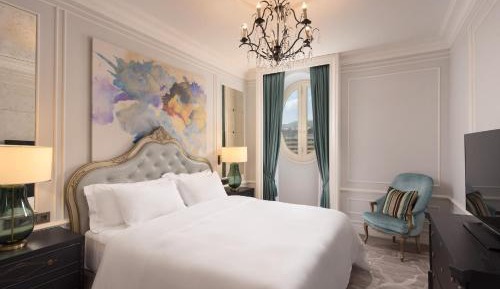 River Suite, 1 Bedroom Suite, 1 King, River view