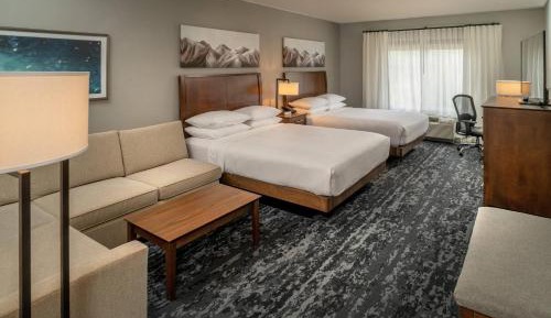 Queen Room with Sofa Bed and Roll-In Shower - Mobility Accessible