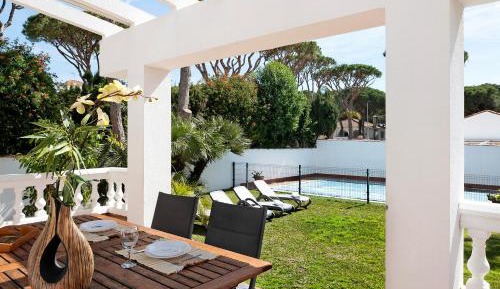 Villa with Garden View