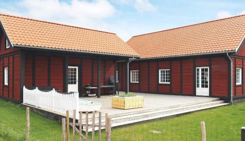 Three-Bedroom Holiday Home 