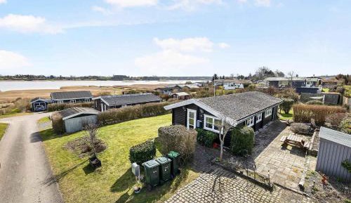 Three-Bedroom Vacation Home 