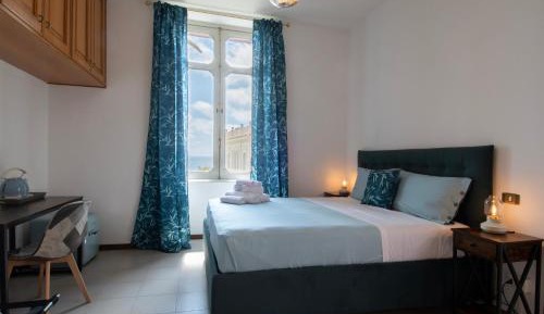 Deluxe Double Room with Balcony and Sea View