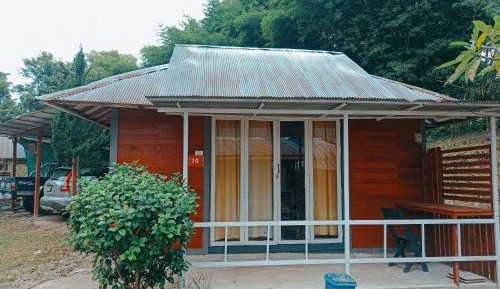 Bungalow with Fan