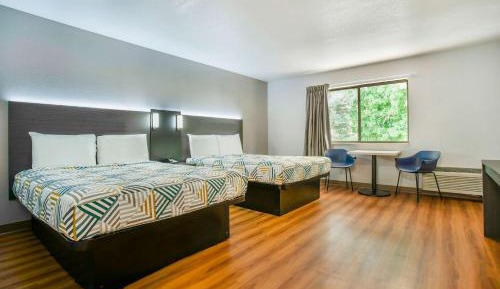 Queen Room with Two Queen Beds - Smoking