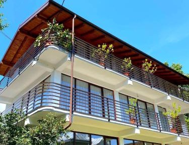 Family Room with Mountain View