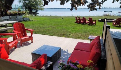 Apartment with Lake View