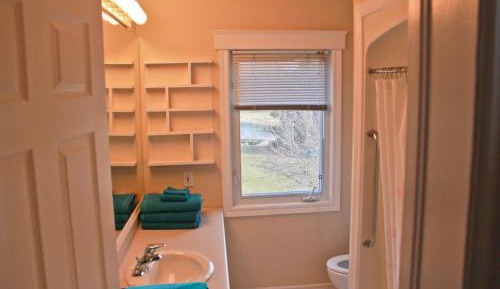 Apartment with Lake View