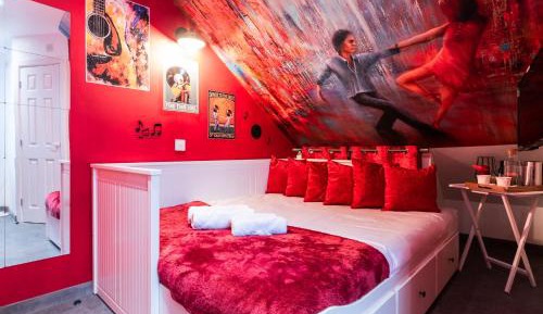 Deluxe Double Room with Shower