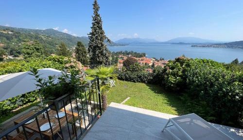 Apartment with Lake View