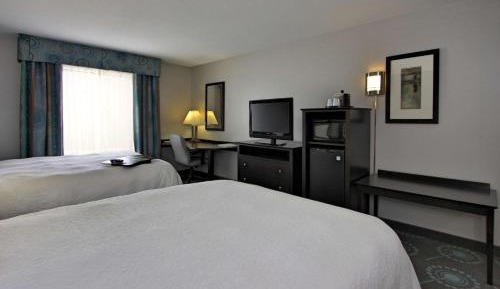 Room with Two Queen Beds - Non-Smoking