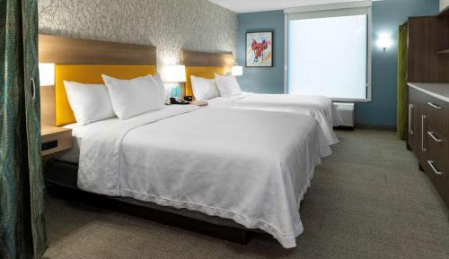 Queen Studio with Two Queen Beds - Non-Smoking