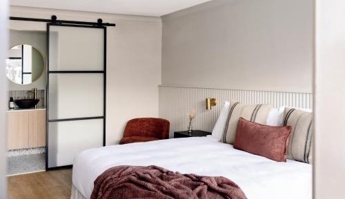 Standard King Room