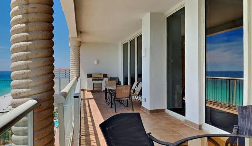 Three-Bedroom Apartment with Ocean View