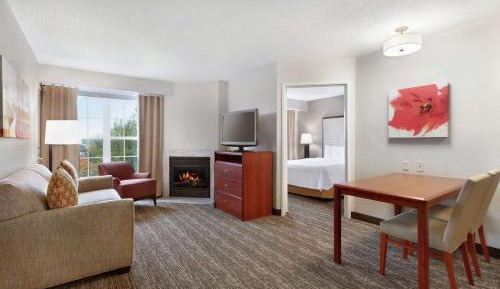 Two-Bedroom Queen Suite - Non-Smoking