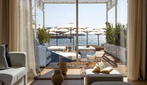 Beachfront Panoramic Sea View Room