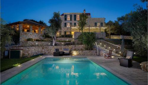 Six-Bedroom Holiday Home
