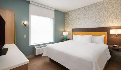 One-Bedroom King Suite - Non-Smoking