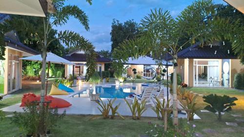Double Room with Pool View