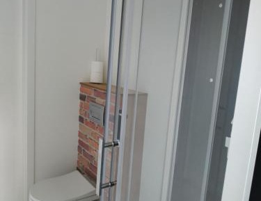 Apartment with Shower